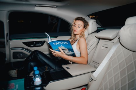 Chauffeur in Dubai: A Guide to Comfortable City Travel