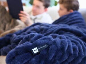 Blue Blankets Guide: Minky Fabric, Shades, Sizes and Easy Care